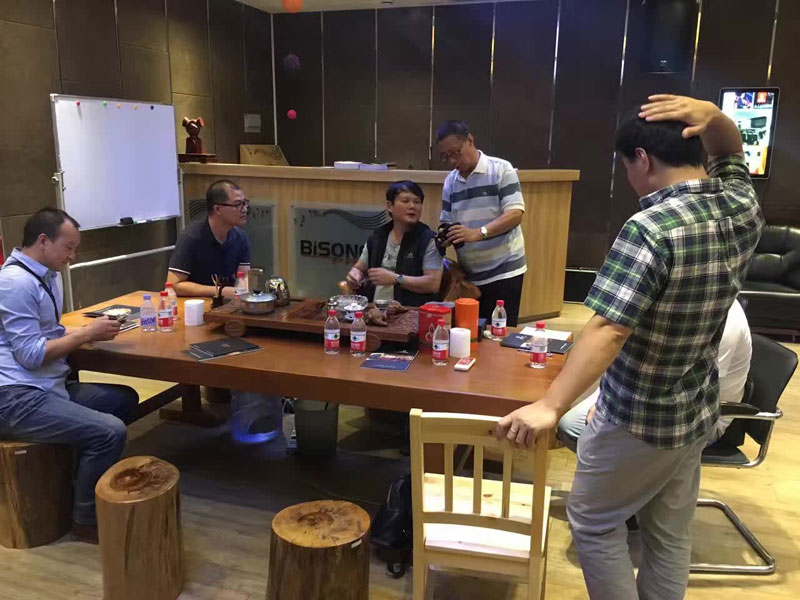  行業(yè)大咖齊聚一禾科技，體驗(yàn)英嘉尼智能影音系統(tǒng) 　